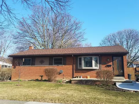 231 Wallace Dr, Saline, MI 48176 photo 1
