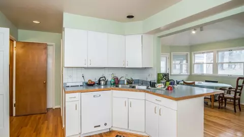 2527 Devonshire Rd, Ann Arbor, MI 48104 photo 10