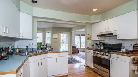 2527 Devonshire Rd, Ann Arbor, MI 48104 photo 13