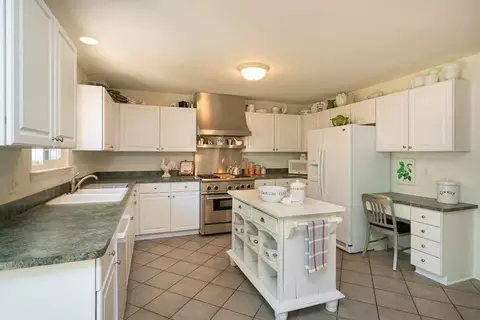 8203 Bridgeway Dr, Dexter, MI 48130 photo 23