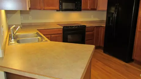 46047 Graystone Ln, Canton, MI 48187 photo 5