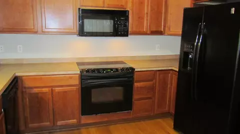 46047 Graystone Ln, Canton, MI 48187 photo 3