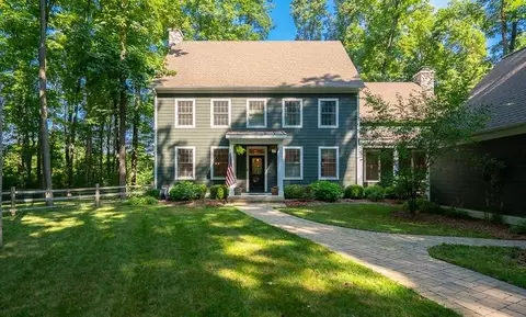6302 Cobblestone Ln, Dexter, MI 48130 photo 2