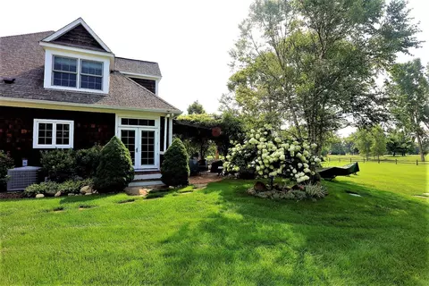3251 Golfview Dr, Saline, MI 48176 photo 2