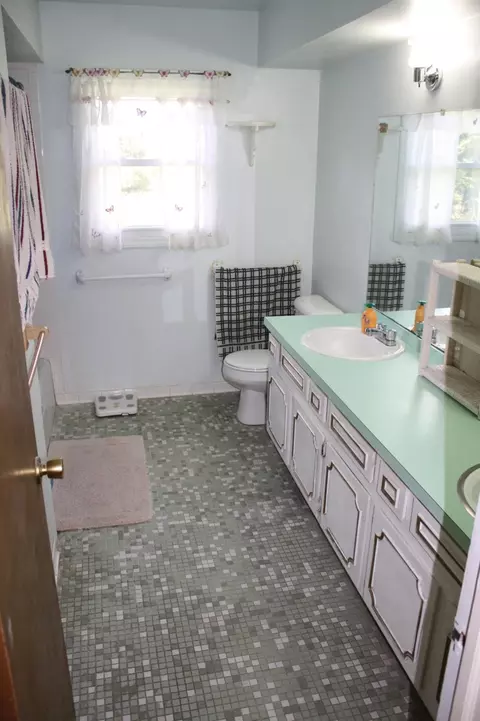 4901 N Maple Rd, Ann Arbor, MI 48105 photo 8