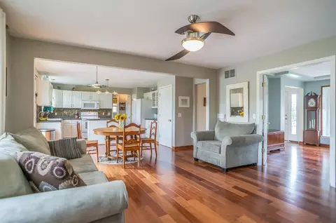 3652 View Dr, Dexter, MI 48130 photo 4