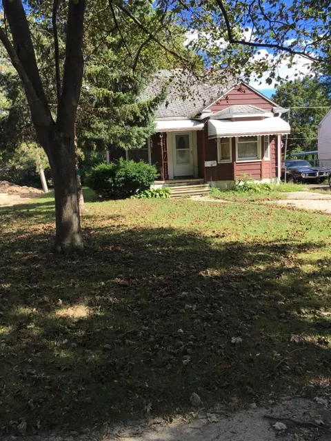 29097 Walnut St, Flat Rock, MI 48134 photo 1
