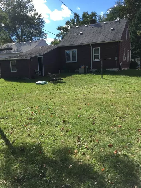 29097 Walnut St, Flat Rock, MI 48134 photo 10