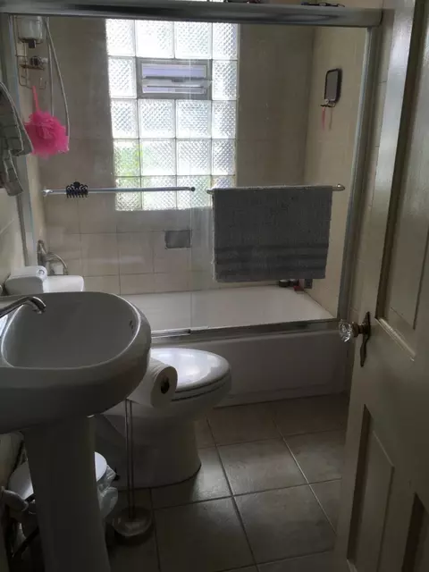 29097 Walnut St, Flat Rock, MI 48134 photo 6