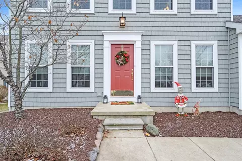 3658 View Dr, Dexter, MI 48130 photo 2