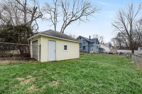 1704 E Ganson, Jackson, MI 49202 photo 3