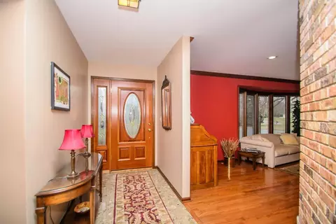 264 Tamarack Dr, Saline, MI 48176 photo 2