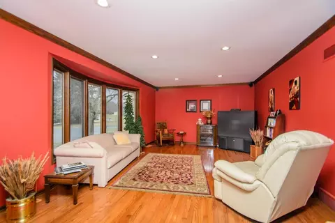 264 Tamarack Dr, Saline, MI 48176 photo 5
