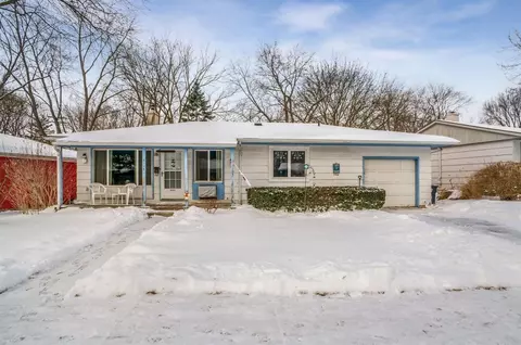 2105 S Circle Dr, Ann Arbor, MI 48103 photo 2
