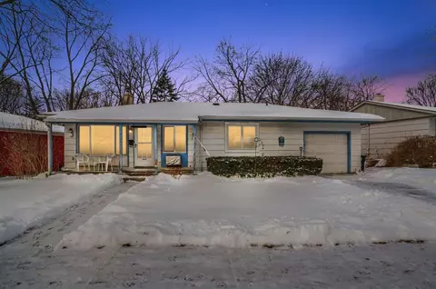 2105 S Circle Dr, Ann Arbor, MI 48103 photo 3