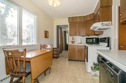 2105 S Circle Dr, Ann Arbor, MI 48103 photo 12