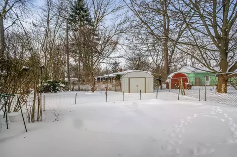2105 S Circle Dr, Ann Arbor, MI 48103 photo 24