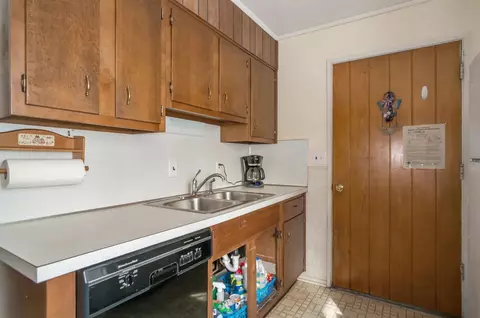 2105 S Circle Dr, Ann Arbor, MI 48103 photo 11
