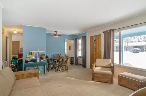 2105 S Circle Dr, Ann Arbor, MI 48103 photo 7