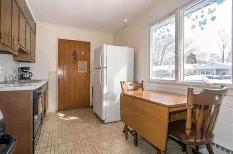 2105 S Circle Dr, Ann Arbor, MI 48103 photo 10