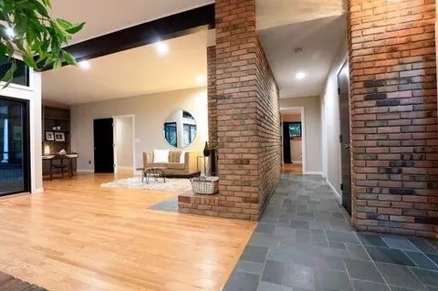 911 Robin Rd, Ann Arbor, MI 48103 photo 11