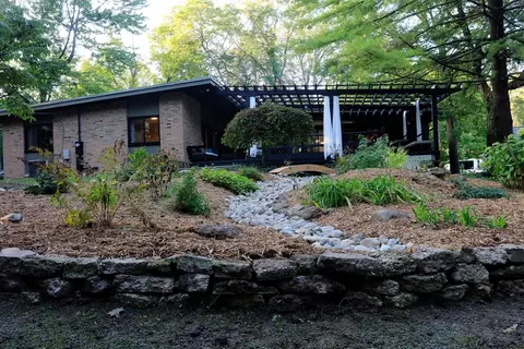 911 Robin Rd, Ann Arbor, MI 48103 photo 2