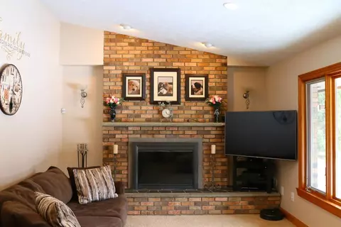 7423 Donovan Rd, Dexter, MI 48130 photo 2