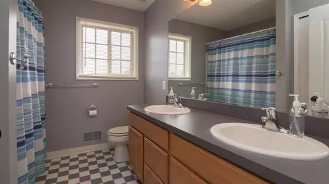 8735 Sydney Dr, Saline, MI 48176 photo 33