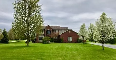 8735 Sydney Dr, Saline, MI 48176 photo 1