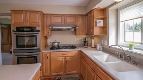 8735 Sydney Dr, Saline, MI 48176 photo 22
