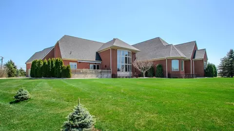 6250 Maple N, Saline, MI 48176 photo 10