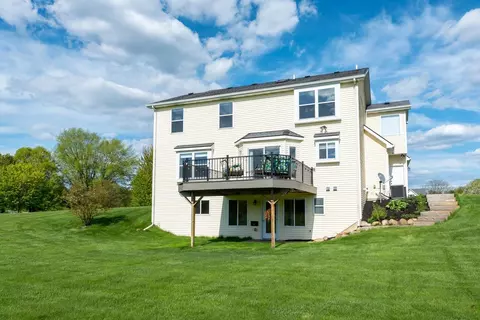 3004 Fieldstone Dr, Dexter, MI 48130 photo 2