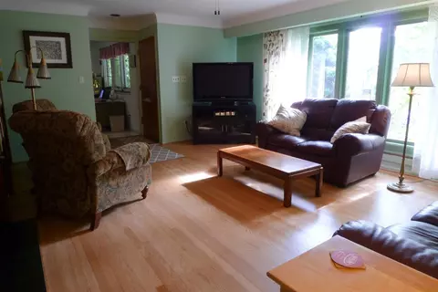 2104 Needham Rd, Ann Arbor, MI 48104 photo 17