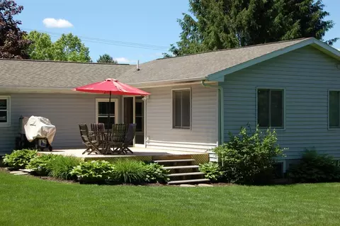 2484 Pine Tree Rd, Holt, MI 48842 photo 2
