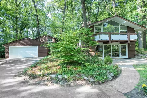 910 Sunset Rd, Ann Arbor, MI 48103 photo 1