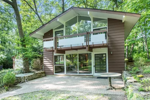 910 Sunset Rd, Ann Arbor, MI 48103 photo 2