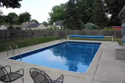 2310 Oxford, Jackson, MI 49201 photo 3