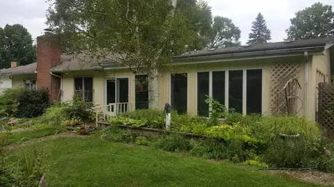 530 Gregory Pl, Jackson, MI 49202 photo 2