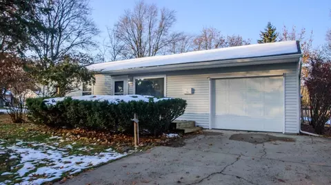 507 Seneca, Tecumseh, MI 49286 photo 2