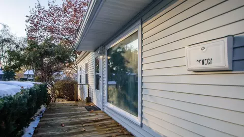 507 Seneca, Tecumseh, MI 49286 photo 3