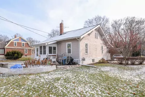 207 E Henry St, Saline, MI 48176 photo 3