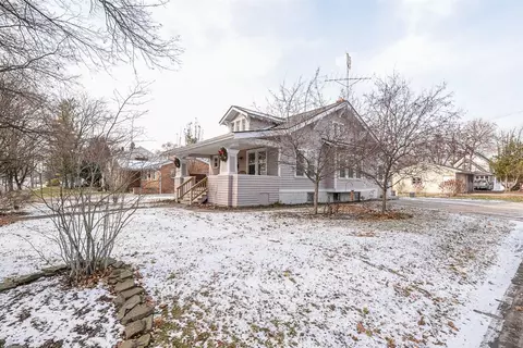 207 E Henry St, Saline, MI 48176 photo 2