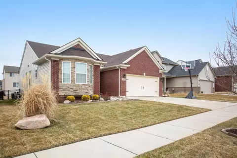 4043 Ash Tree Ln, Howell, MI 48843 photo 2