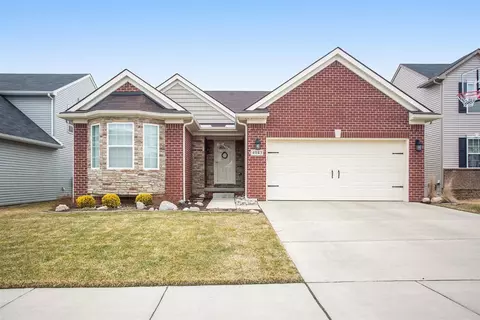 4043 Ash Tree Ln, Howell, MI 48843 photo 1