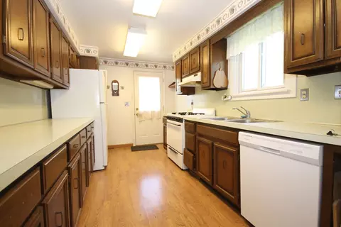 446 Hollywood, Saline, MI 48176 photo 5