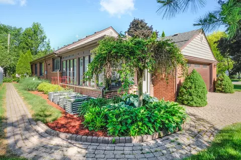 2008 Stadium Blvd, Ann Arbor, MI 48104 photo 2