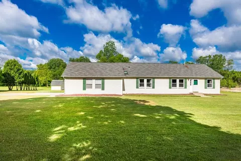 940 Lucy Rd, Howell, MI 48843 photo 1