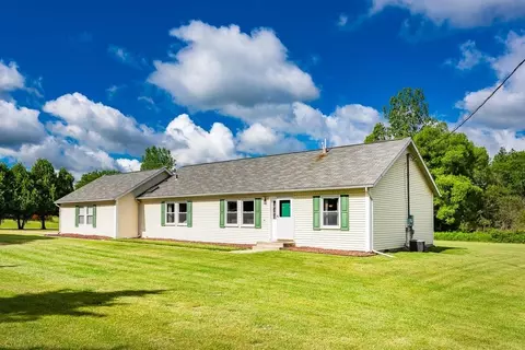940 Lucy Rd, Howell, MI 48843 photo 2
