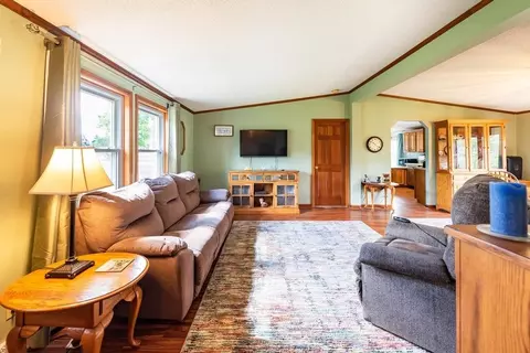 940 Lucy Rd, Howell, MI 48843 photo 4