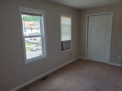 527 Orange St, Jackson, MI 49202 photo 11